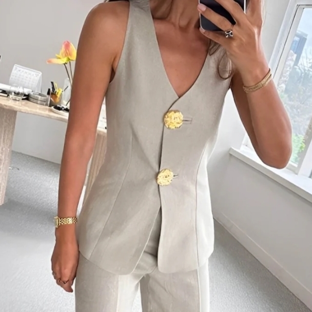 Commense Button Split Vest NWT - image 1